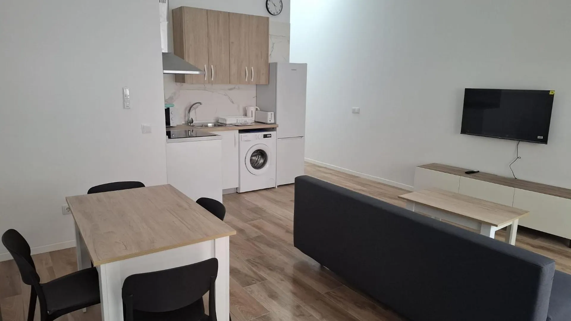 Moderno Y Practico Estrena En Algeciras Apartment